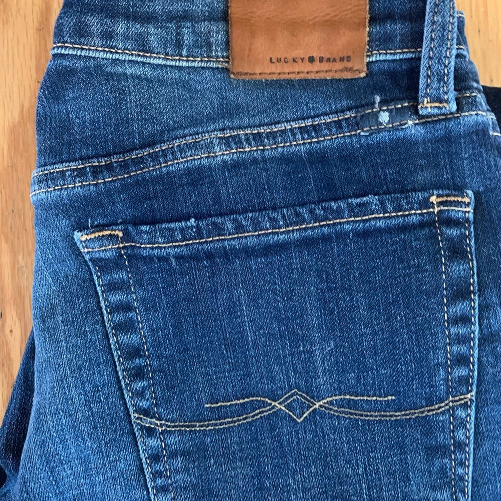 LUCKY JEANS